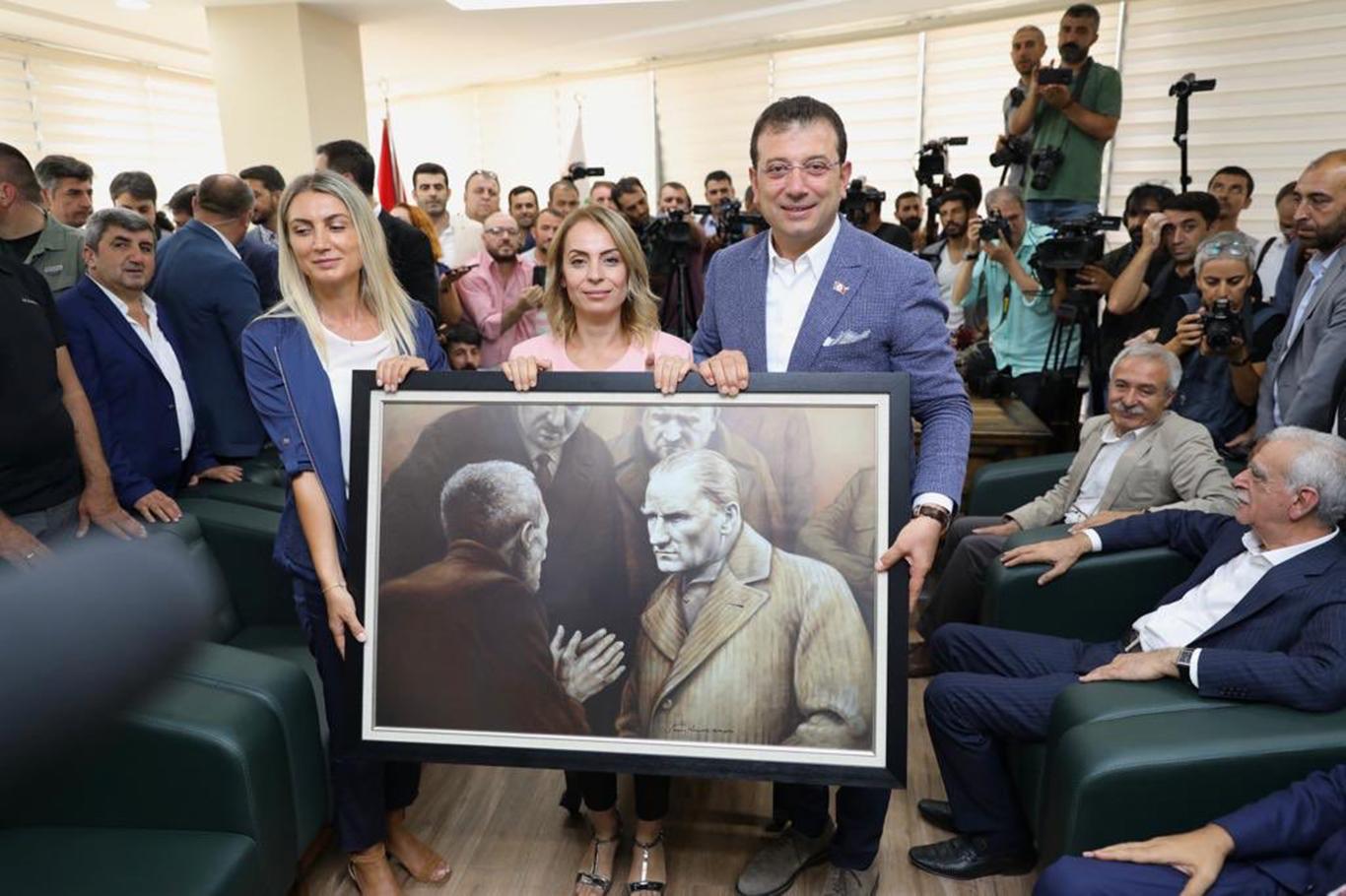 Kayyum mekanizması ve HDP-CHP ittifak görüntüsü Kayyum mekanizması ve HDP-CHP ittifak görüntüsü